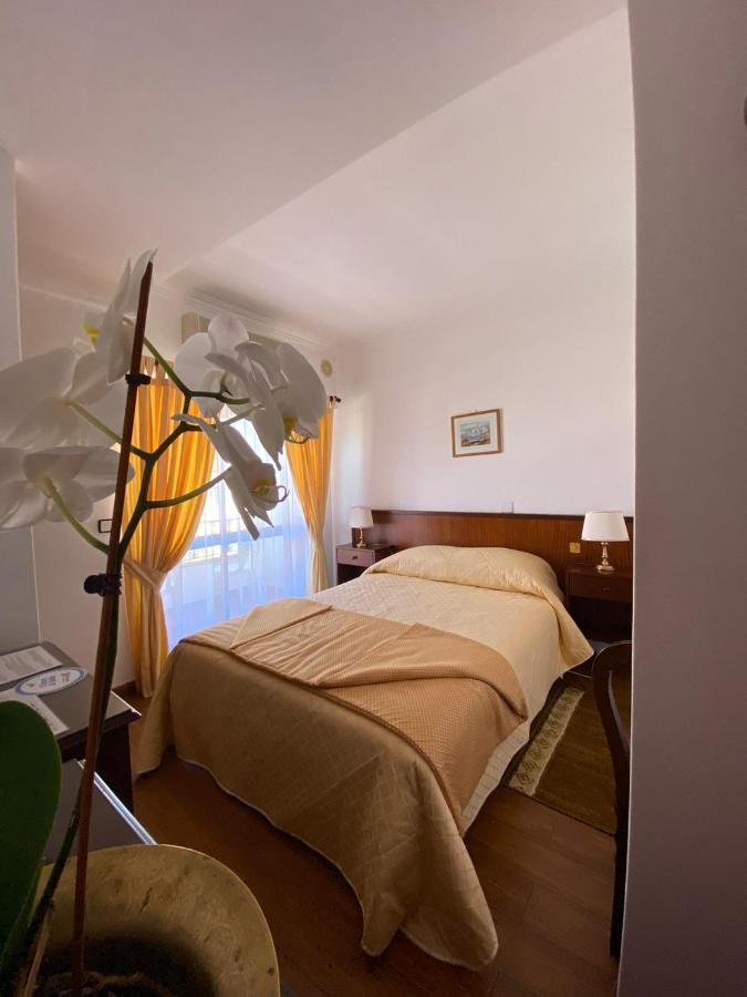 Guest House Toca Dos Grilos Ещорил Екстериор снимка